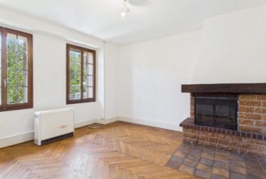 Charmante maison villageoise à Sensine - Opportunité idéale pour premier investissement