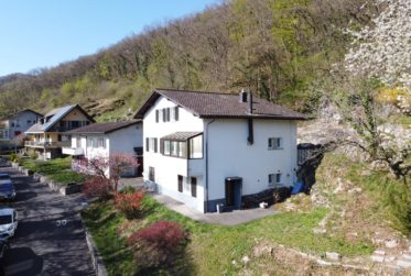 8 Rooms Maison, Maison à rénover