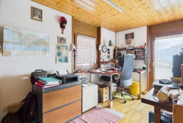 Villa traditionnelle atypique avec vérandas et atelier indépendant à Muraz